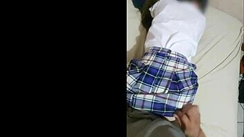 Hé mec, tu veux me voir baiser cette jeune étudiante 18+ de Sinaloa pour du fric ?