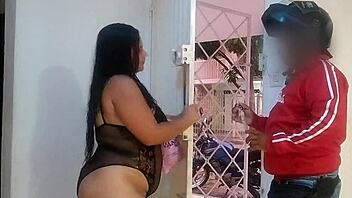 Mature woman flashes her big ass and tits in lingerie for a lucky stranger
