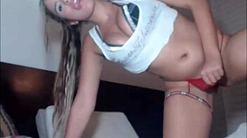 Amateur shemale shows off her tranny body
