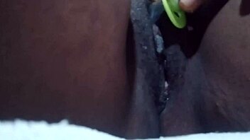 Cyndy Blackslave squirts wildly!