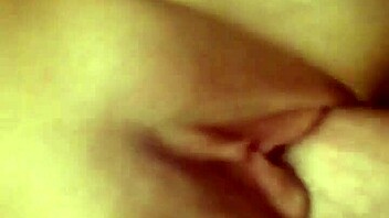 My petite gf squirts for the first time