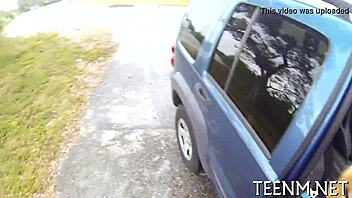Experienced babe gets paid for a skilled blowjob