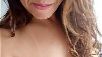 Blowjob and pussy licking in this hot solo scene