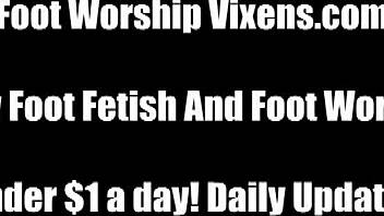 Watch me give you a hot footjob while you jerk off!