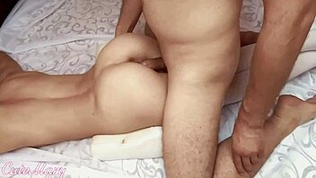 Young girl gets her tight pussy stretched and filled with cumshot