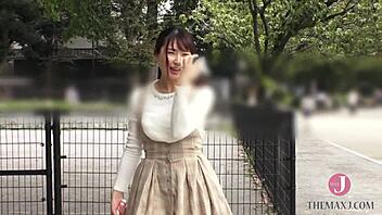 Asian beauty Natsu Aoba gets her ass licked and cums hard