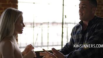 爸爸猛操娇小18+继女洛拉