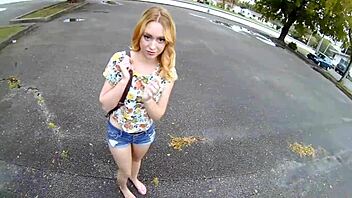 Experienced babe gets paid for a skilled blowjob