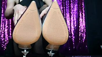 Rebecca Diamante's Sole Worship Humiliation