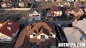 Harper Red Helps Filthy Rich