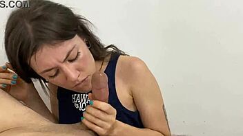 Follando la boca de mi novia hasta no poder mas hard face