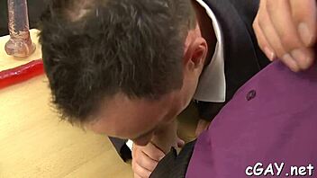 Gay men videos: Free blowjobs with a horny hunk