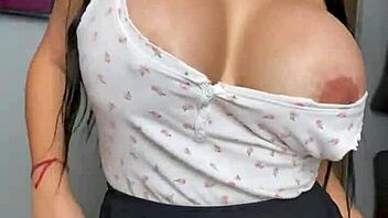 want to see this latina milf masturbate her pussy?