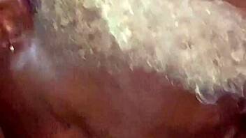 What a good pussy squirting!