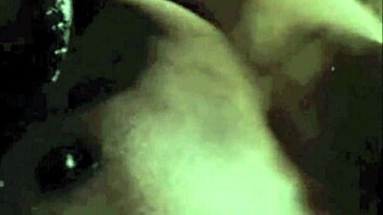 Wow! Temna svetilka razkrije Lepoto in zver!