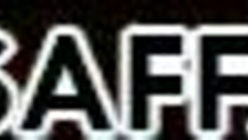 Chlupatá nevlastní máma prosí o mou pomoc teď