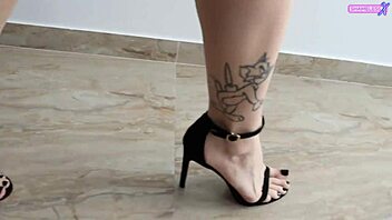 Oily Skinny Secretary Begs for Cock While Riding Toys Close Up 😏💦