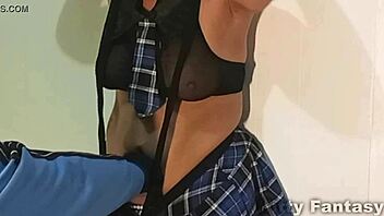 Fetishize your belly button with this MILF video