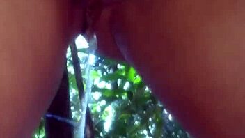 Stor röv latina Melissa Alexander tar fet kuk i skogen