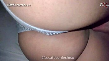 Λαχταράω το σπέρμα σου στον σφιχτό κώλο μου. Γαμάω αυτή την Περουβιανή με το μεγάλο κώλο και αφήνω το σπέρμα μου μέσα της.