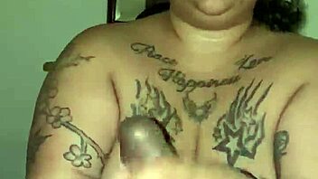 Chubby BBW sucks my cock 😍