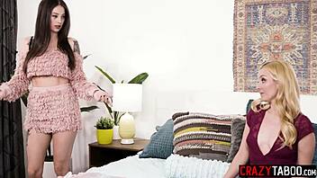 wet busty milf aaliyah love fingers her soaked pussy 😍