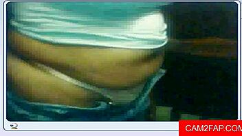 i'm givin a blowjob on webcam