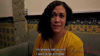 Komşum Hamile Kalması İçin Yardımımı Yalvarıyor, ve Amını Sütümle Dolduruyorum!