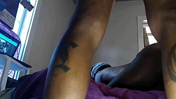 Threesome amateur african american ghetto milfs!