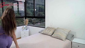 Pelatih genjot murid Kolombia horny di kelas kardio panas! 💦