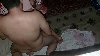 le pegue una buena cojida a mi hermanastra se la meti toda y le llene su vagina de semen sexo sin condon