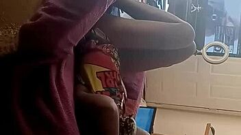 Mature Ebony: Big Ass and Tits in Real African American Sex