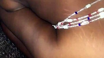 मेरे टीचर ने मुझे बड़े बोतलों से चोदना सिखाया