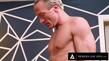 Olivia Jayy Joins Ebony Nicole Kitt in Interracial Threesome Creampie