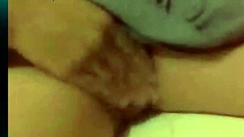 Pandora's Stunning Legs in Webcam Show 01