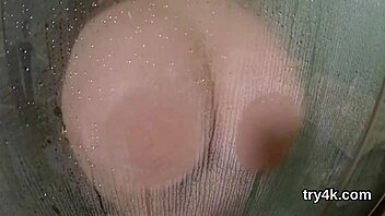 Teenie gets her pussy fucked and eats a big load