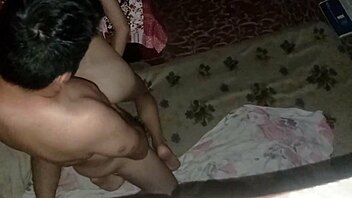 le pegue una buena cojida a mi hermanastra se la meti toda y le llene su vagina de semen sexo sin condon