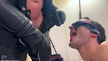 Leather master dominates twink- brett tyler and darek kraft 😈