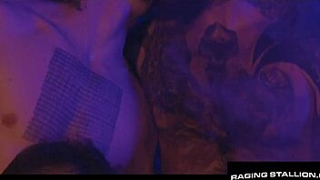 Truckers enjoy a spicy gay threesome