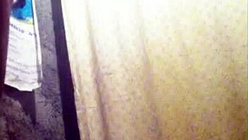 showing off her huge rich tits and that giant ass 😍 so sexy and inviting