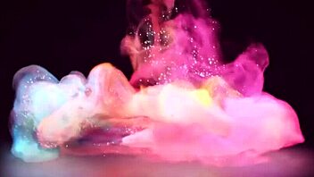 Thiara Fox from Montes Claros shows off her sexy curves in a hot dance.