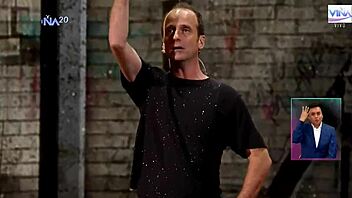 stefan kramer makes stadium scream with mouth feat pancho el cazuela saavedra