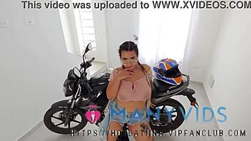 Lauren Latina's amateur video features a hot and hairy Colombian girl