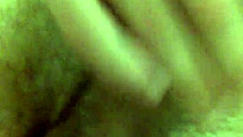 i'm jerking off in the bathtube with my bisexual partner