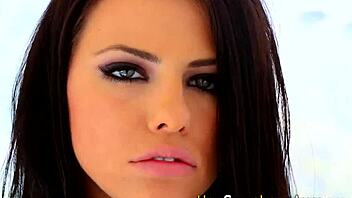 Redheaded lesbian rims first-timer's ass with oral