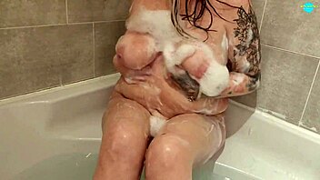 Real amateur wife records her steamy bath session