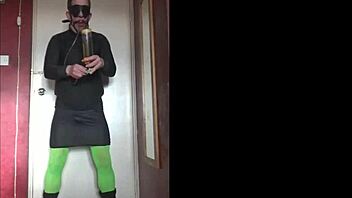 Blindfolded crossdresser swallows his pee 😈