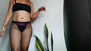 Real amateur MILF gets her big ass pounded in homemade video