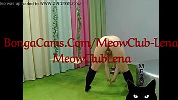 check out model elen on webcam masturbating and showing off her sexy body