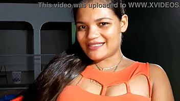 Tigresa invites doctor for pussy licking